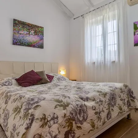 House Evita With Sea View 3* Nerezine