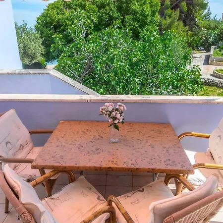 House Evita With Sea View 3* Nerezine