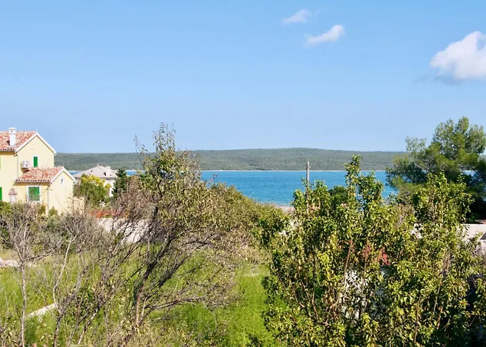 House Evita With Sea View Nerezine