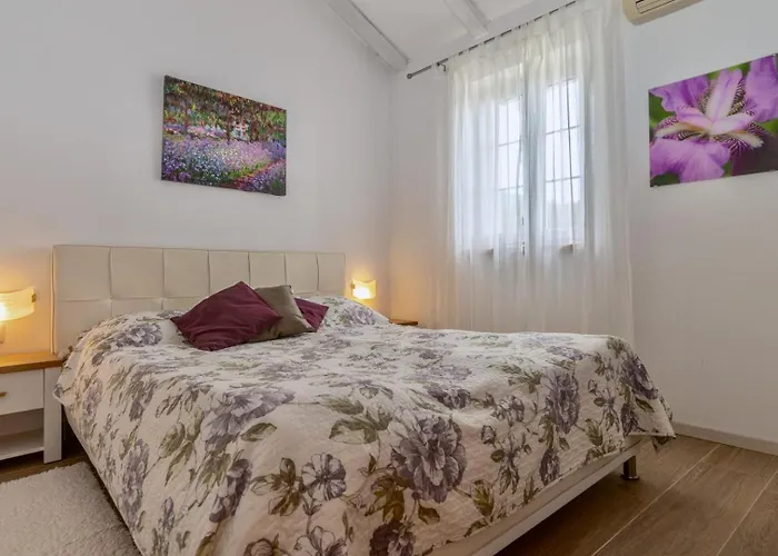 House Evita With Sea View 3* Nerezine