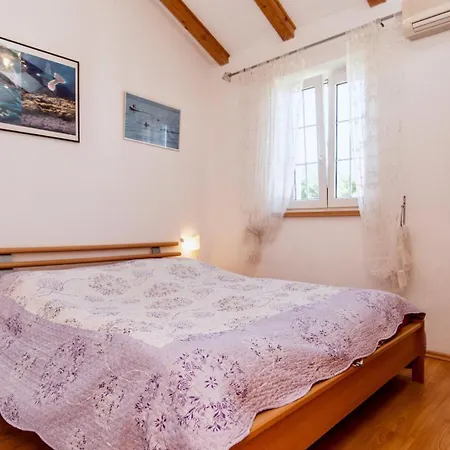 House Evita With Sea View 3* 네레자인