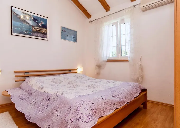 House Evita With Sea View 3* Nerezine