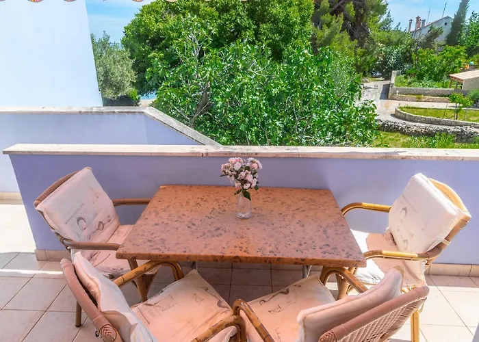 House Evita With Sea View 3* Nerezine